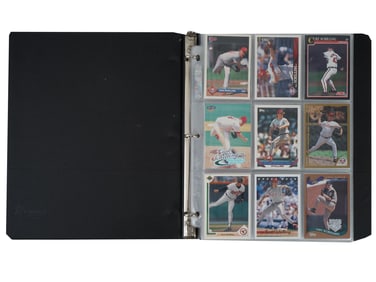 BINDER OF BASEBALL SPORTS CARDS