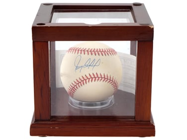 ROGER CEDENO HAND SIGNED BASEBALL W CERTIFICATE IN CASE