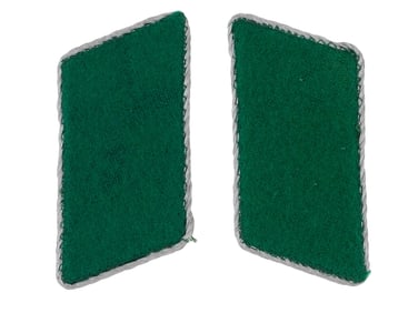 PAIR OF WWII NAZI GERMAN LUFTWAFFE GREEN COLLAR TABS