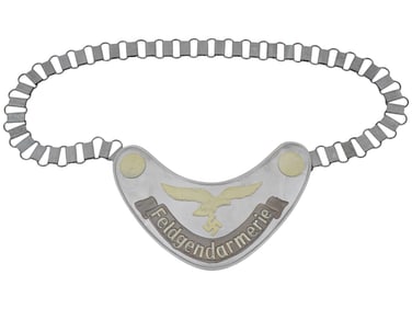 GERMAN WWII TYPE ARMY FIELD POLICE GORGET W CHAIN