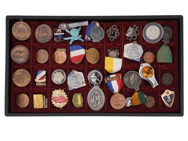 COLLECTION OF VINTAGE INTERNATIONAL MEDALS AND BADGES