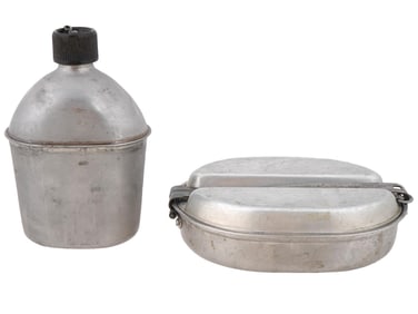 ORIGINAL VINTAGE WWII AMERICAN FLASK AND PAN 1945