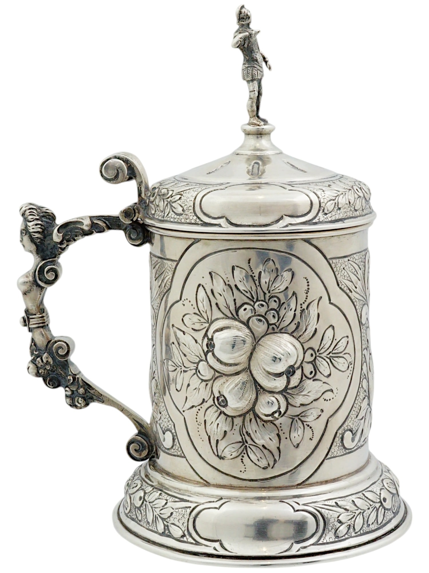19TH C GERMAN SILVER TANKARD WITH COSIMO DE MEDICI: An antique 19th-century German silver beer stein or tankard. Hanau silver. Embossed profile portrait of Cosimo de Medici, 1389 to 1464, an Italian banker and politician who established the Medici fami