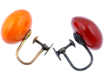 PAIR OF VINTAGE NATURAL AMBER EARRINGS