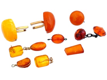 LOT OF CARVED NATURAL AMBER JEWELRY BEADS PENDANTS