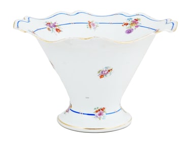 VINTAGE GERMAN CROWN SAXE PORCELAIN FRUIT VASE