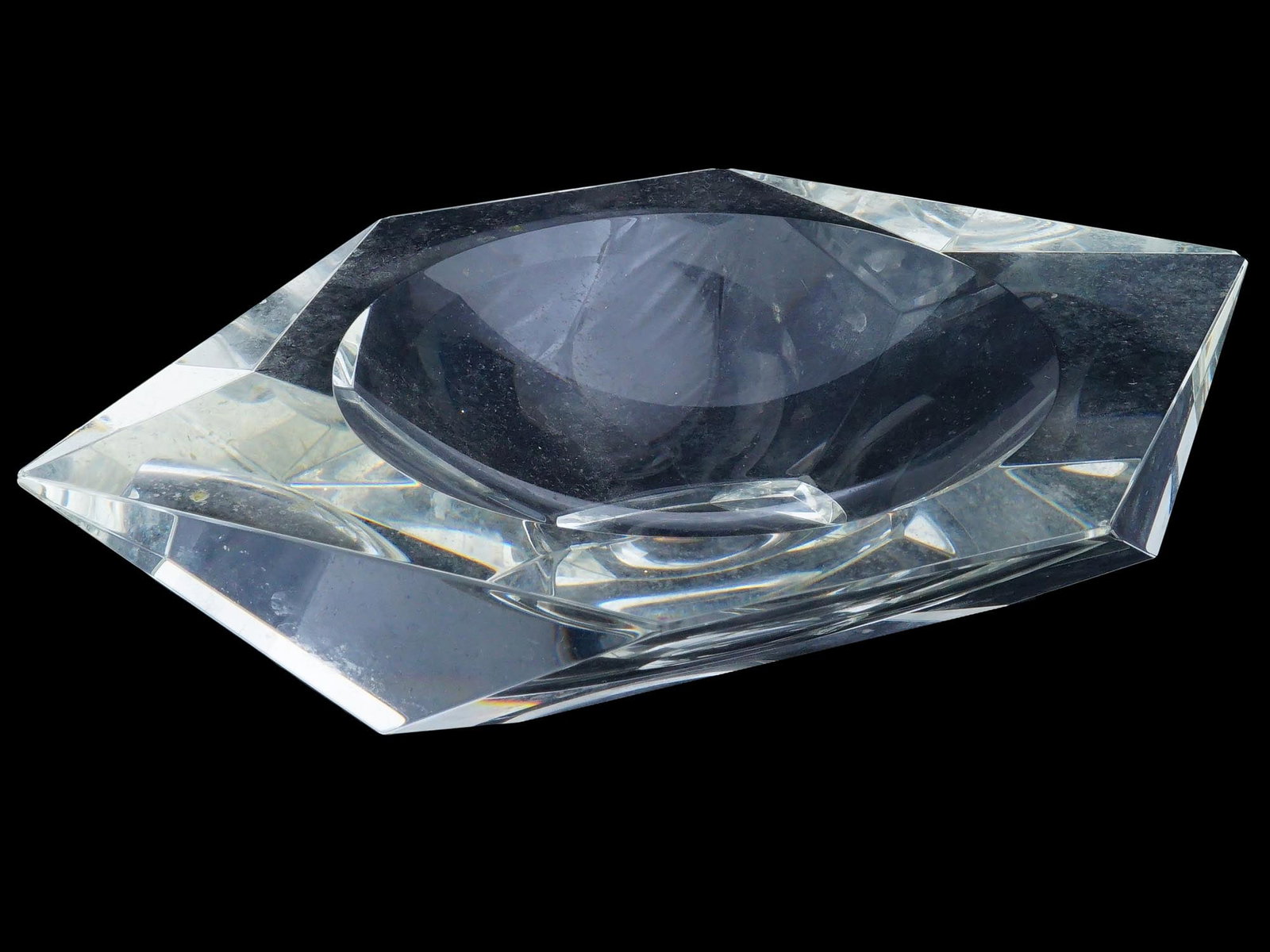 RUSSIAN SOVIET AVANT GARDE MANNER CRYSTAL ASHTRAY (1 of 9)