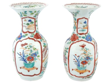 PAIR OF ANTIQUE JAPANESE MEIJI PORCELAIN VASES