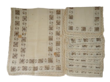 SET OF VINTAGE LINEN NEEDLELACE TEXTILE