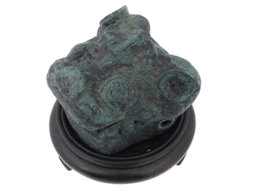 CHINESE WARRIOR PERIOD BRONZE TIGER FACE WITH STAND
