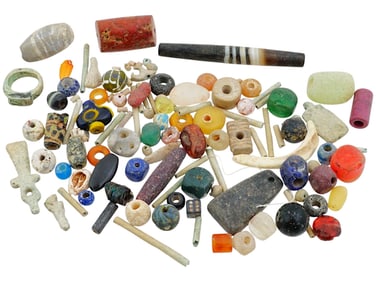 LARGE COLLECTION OF ANCIENT ROMAN EGYPTIAN BEADS