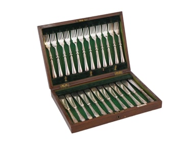 BRITISH WALKER AND HALL SILVER KNIVES AND FORKS IOB