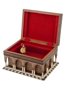 ANTIQUE MOROCCAN WOOD MOTHER OF PEARL INLAY MUSIC BOX