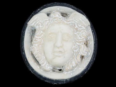 ANTIQUE HAND CARVED SARDONYX CAMEO OF MEDUSA GORGON