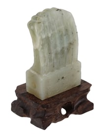 ANTIQUE CHINESE CARVED WHITE JADE DISPLAY ON A STAND