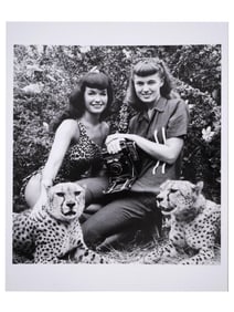 1954 PHOTOGRAPH WITH BETTIE PAGE BY BUNNY YEAGER