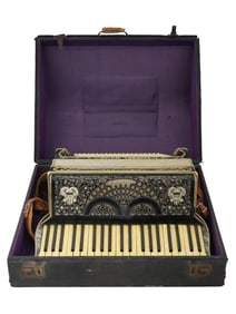 VINTAGE BLACK GALANTI BROS NY ACCORDION W CASE