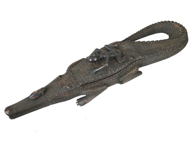 VINTAGE AFRICAN IVORY COAST WOODEN CROCODILE SCULPTURE