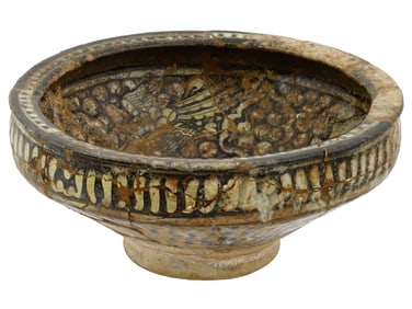 ANTIQUE PERSIAN HAND PAINTED POTTERY BOWL ON A FOOT