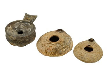 LOT OF THREE ANCIENT ROMAN TERRACOTTA CLAY OIL LAMPS