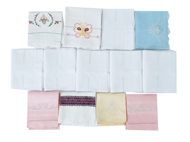 LOT OF VINTAGE EMBROIDERED LINEN GUEST HAND TOWELS