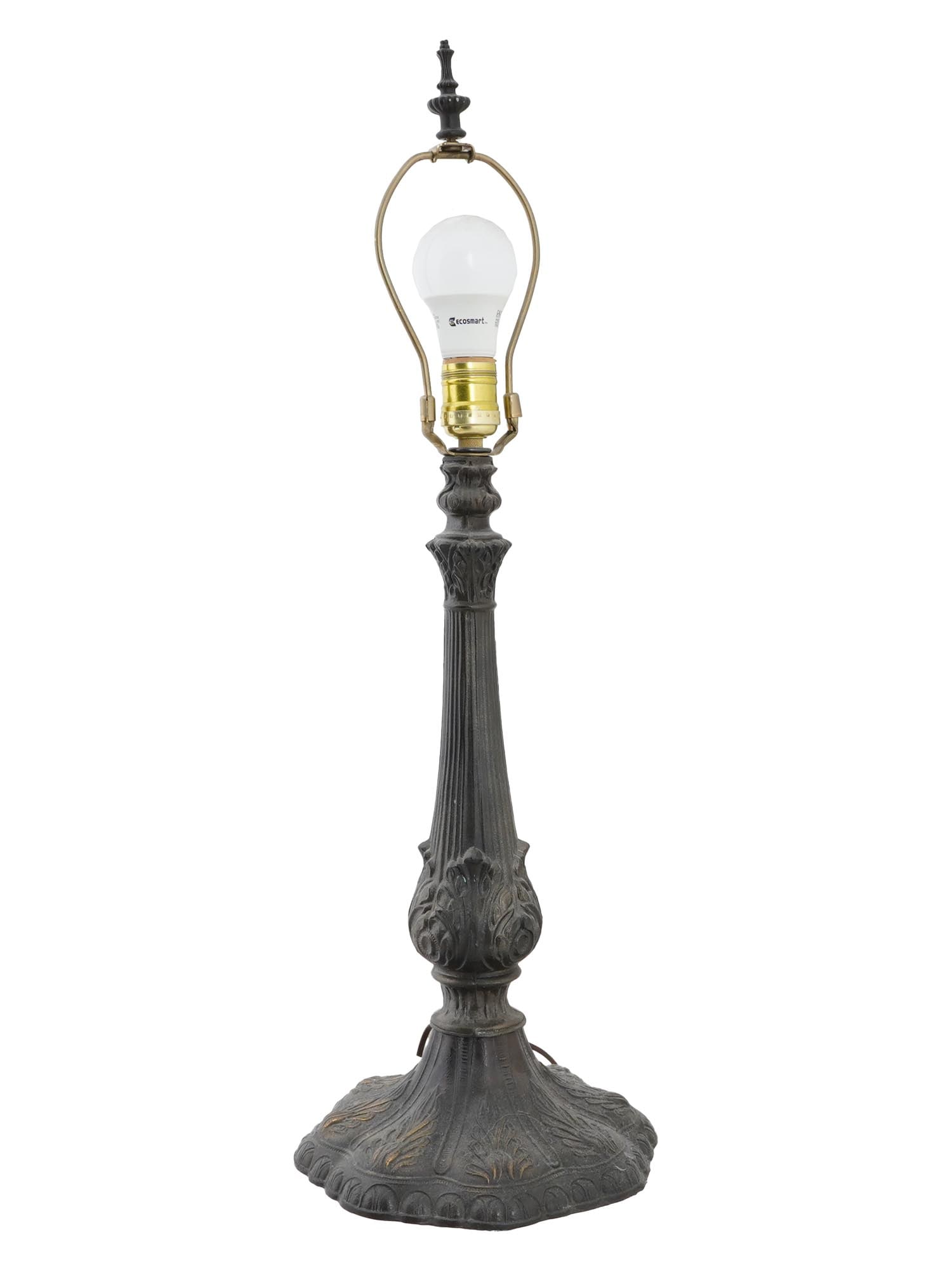 LARGE VINTAGE AMERICAN BRASS TABLE LAMP BY GILBERT (1 of 13)