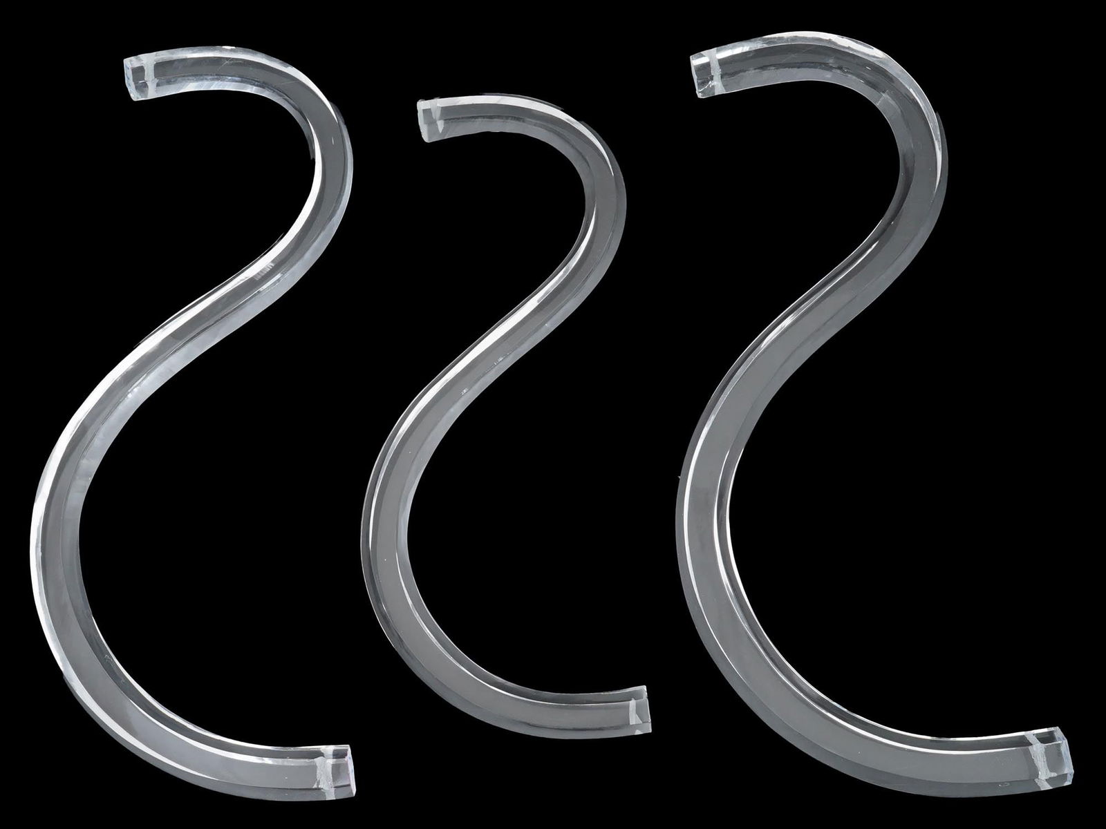 COLLECTION OF S SHAPED CLEAR CLASS PIECES FOR DECOR (1 of 4)