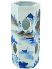 VINTAGE CHINESE BLUE AND WHITE PORCELAIN HAT STAND VASE