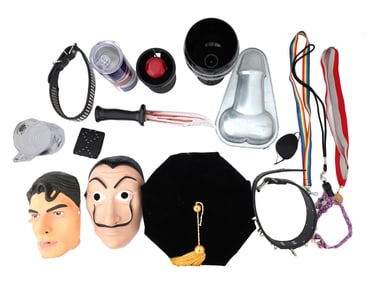 COLLECTION OF VINTAGE ASSORTED PARTY TIME ITEMS