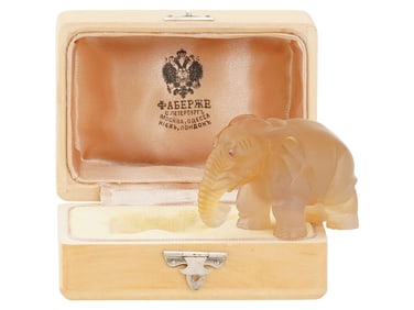 RUSSIAN CARVED AGATE GOLD RUBY EYES ELEPHANTE FIGURINE