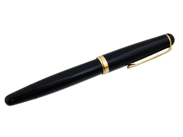 VINTAGE MONTBLANC CLASSIC BLACK FOUNTAIN PEN