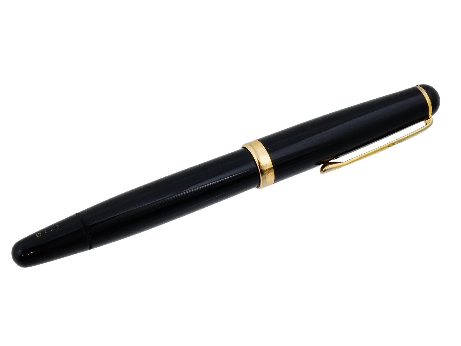 VINTAGE MONTBLANC CLASSIC BLACK FOUNTAIN PEN (1 of 8)