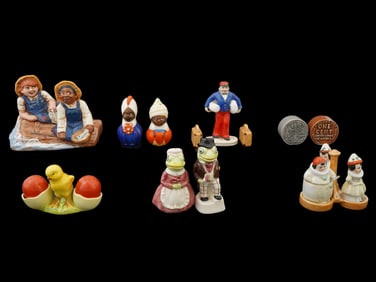 LOT OF GLAZED POTTERY SALT AND PEPPER SHAKERS SETS