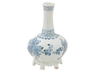ANTIQUE KOREAN JOSEON BLUE AND WHITE CERAMIC VASE