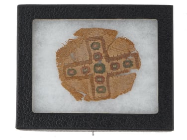 400 TO 500 AD ANCIENT EGYPTIAN LINEN FRAGMENT W CROSS