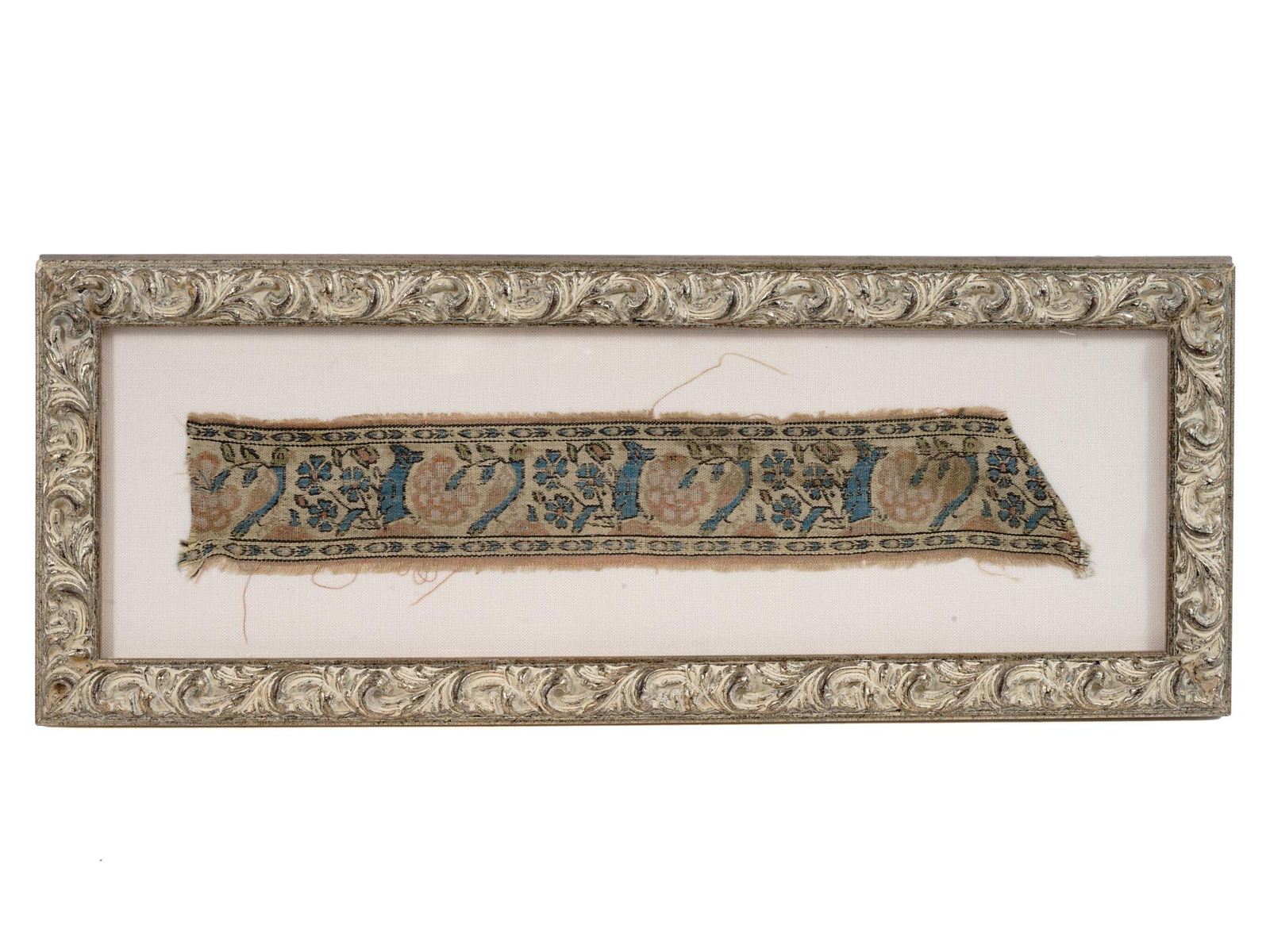 ANTIQUE PERSIAN SAFAVID SILK TEXTILE FRAGMENT (1 of 4)