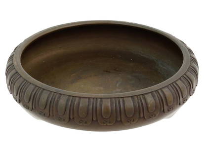VINTAGE JAPANESE BRONZE PLANTER BOWL: A vintage Japanese cast bronze footed bowl or flower planter. Wide piece with relief ornament along the rim. Unmarked. Collectible Oriental Asian Metalwork, Decor. THIS LOT QUALIFIES FOR A 30-D