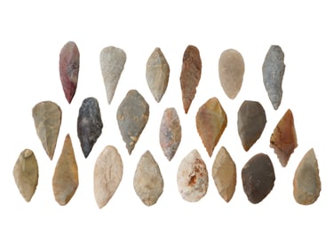 LOT OF ANCIENT EGYPTIAN NAQADA CULTURE ARROW HEADS