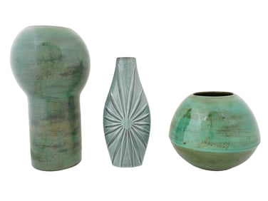 VINTAGE DECORATIVE STUDIO CERAMIC AND GLASS VASES