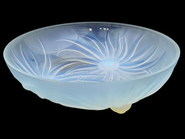 VINTAGE FRENCH OPALESCENT WHITE GLASS BOWL BY ETLING