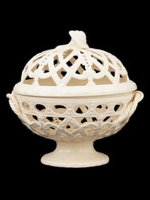 ENGLISH WEDGWOOD CREAMWARE OPENWORK POTTERY BOWL W LID