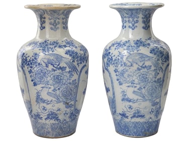 ANTIQUE CHINESE QING BLUE AND WHITE PORCELAIN VASES