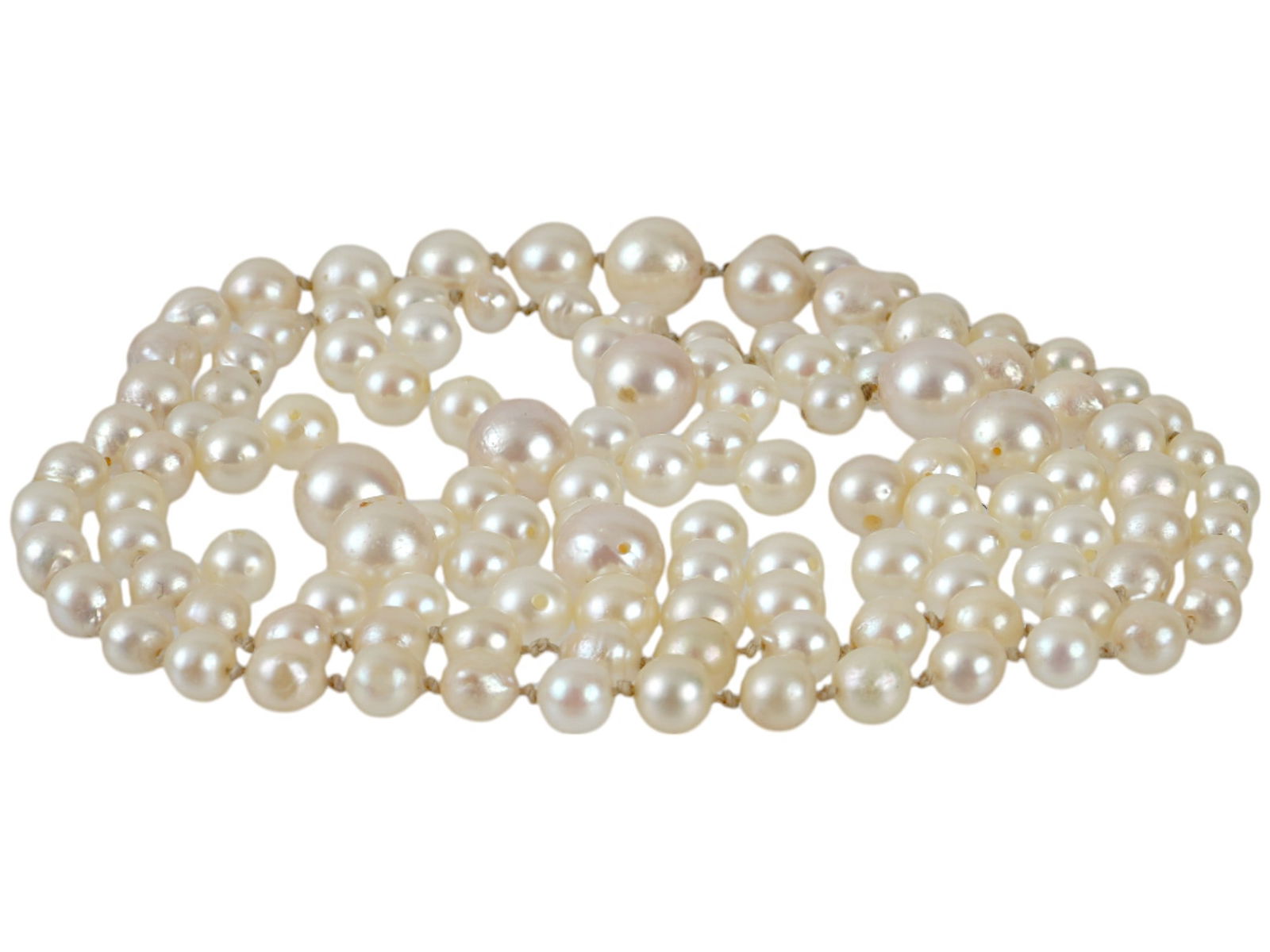 VINTAGE FRESHWATER PEARL BEADS: A lot of cultured pearl beads on strings. Various size and color shade. A total of 120 pearls. Beaded Jewelry, Freshwater Pearls. THIS LOT QUALIFIES FOR A 30-DAY UNCONDITIONAL RETURN FROM THE D