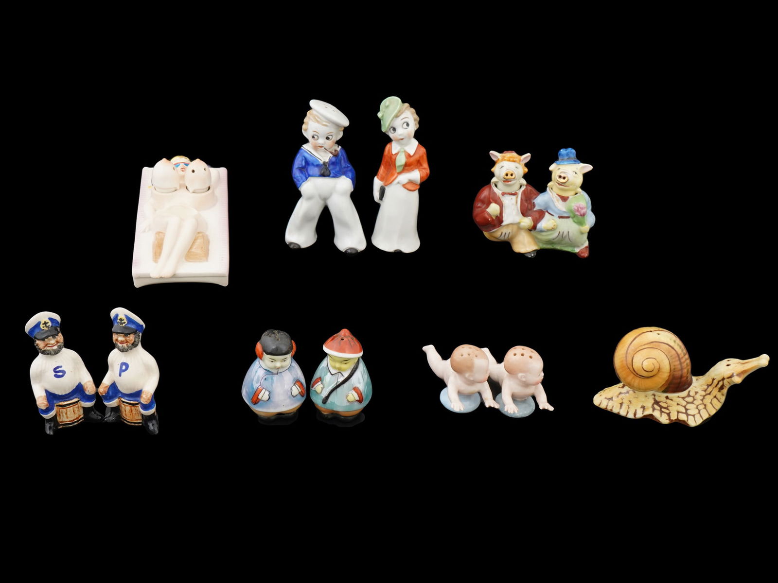 COLLECTION OF VINTAGE CERAMIC SALT AND PEPPER SHAKERS (1 of 8)