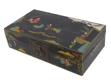 LARGE ANTIQUE CHINESE PAINTED LACQUERED JEWELRY BOX
