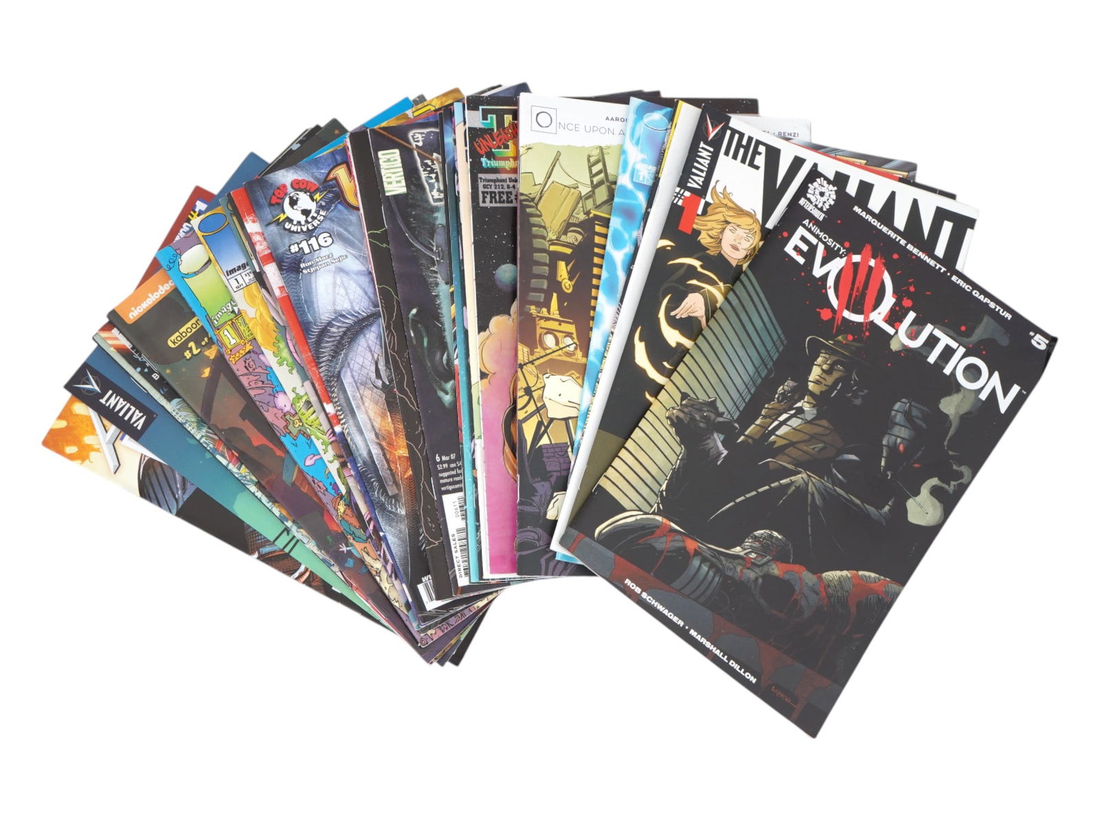 LARGE COLLECTION OF AMERICAN ILLUSTRATED COMIC BOOKS (1 of 7)