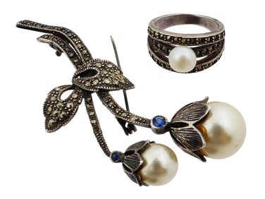 VINTAGE SILVER BROOCH AND SILVER RING W PEARLS