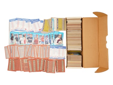 COLLECTION OF ASSORTED BASEBALL SPORTS CARDS 1980S