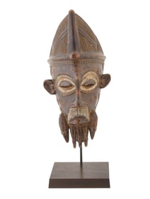 CENTRAL AFRICAN BENA LULUA WOODEN MASK FROM CONGO