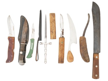 VINTAGE KNIVES OF VARIOUS DESIGNS AND UTILITIES
